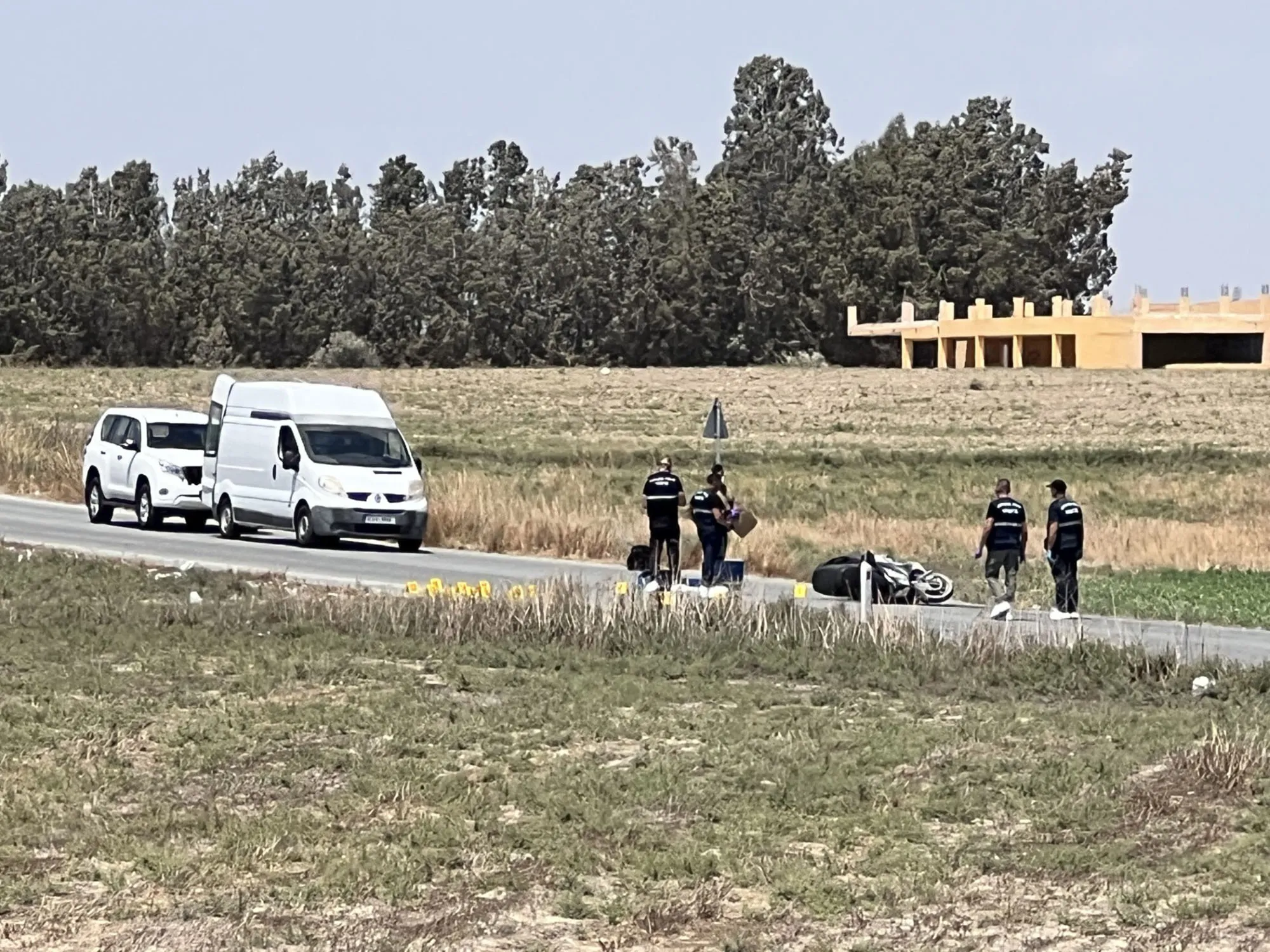 Λάρνακα: Άφαντος ο κουκουλοφόρος που άνοιξε πυρ κατά επιχειρηματία, φέρεται να φυγαδεύτηκε από συνεργό