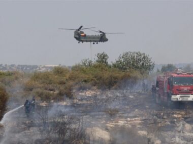 helicopters-cyprus-fires-2025-e1753531779188