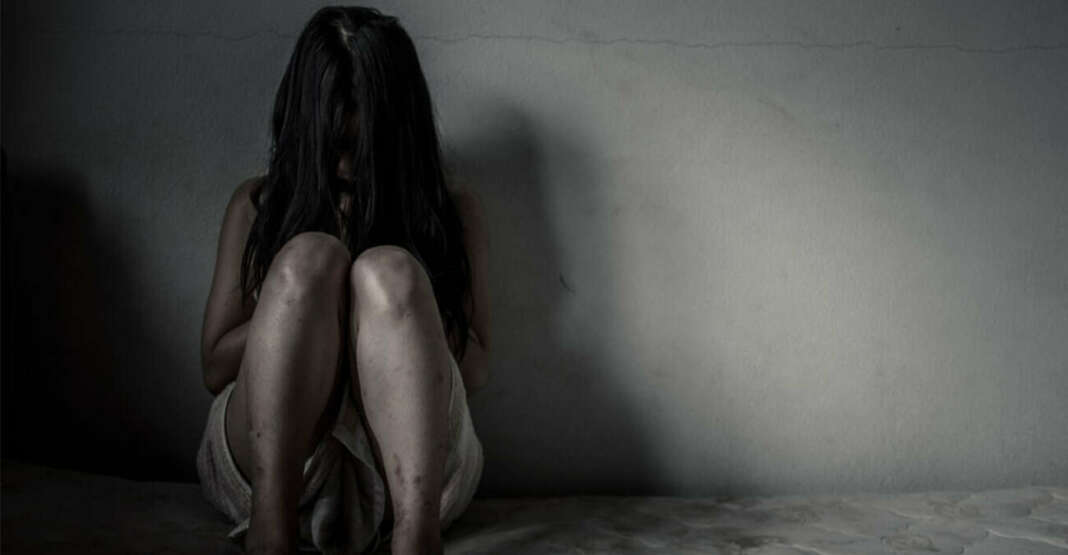 Εξέδιδαν 23χρονη: Πώς αποκαλύφθηκε η φρίκη που βίωνε στα χέρια του κακοποιητικού συντρόφου της και των συνεργών του