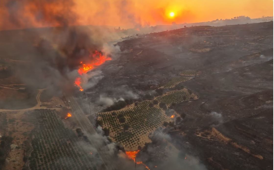 Βίντεο που κόβει την ανάσα – Η εξάπλωση και κατάσβεση της φωτιάς από drone Βίντεο που κόβει την ανάσα – Η εξάπλωση και κατάσβεση της φωτιάς από drone