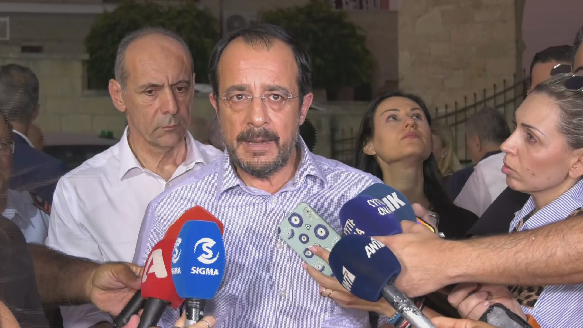 «Θα σταθούμε δίπλα στον κόσμο»: Η έκκληση ΠτΔ από το πύρινο μέτωπο για να μην χαθούν ανθρώπινες ζωές «Θα σταθούμε δίπλα στον κόσμο»: Η έκκληση ΠτΔ από το πύρινο μέτωπο για να μην χαθούν ανθρώπινες ζωές
