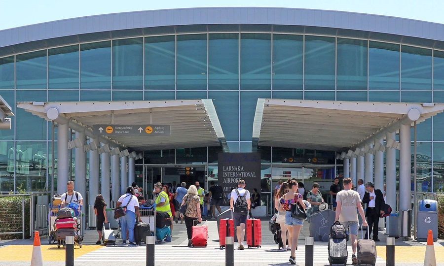 Μεγάλη αύξηση εσόδων από τον τουρισμό το πεντάμηνο με αύξηση 27,2%