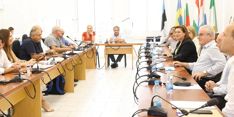 Αξιολόγηση εκπαιδευτικών: Η ΥΠΑΝ συναντήθηκε με ΠΟΕΔ, βλέπει ΟΛΤΕΚ-ΟΕΛΜΕΚ