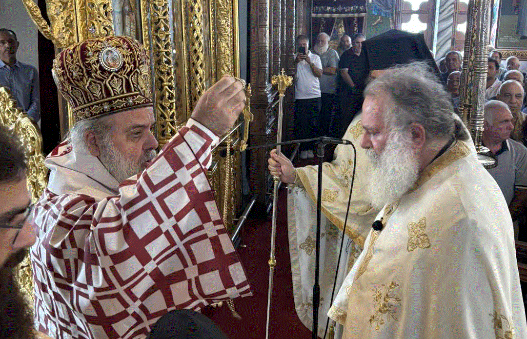 O Μητροπολίτης Κιτίου κ. Νεκτάριος χειροθέτησε εις Αρχιμανδρίτη τον Οικονόμο Παΐσιο Χαριδήμου στον Ιερό Ναό Αποστόλου Λουκά στην Αραδίππου