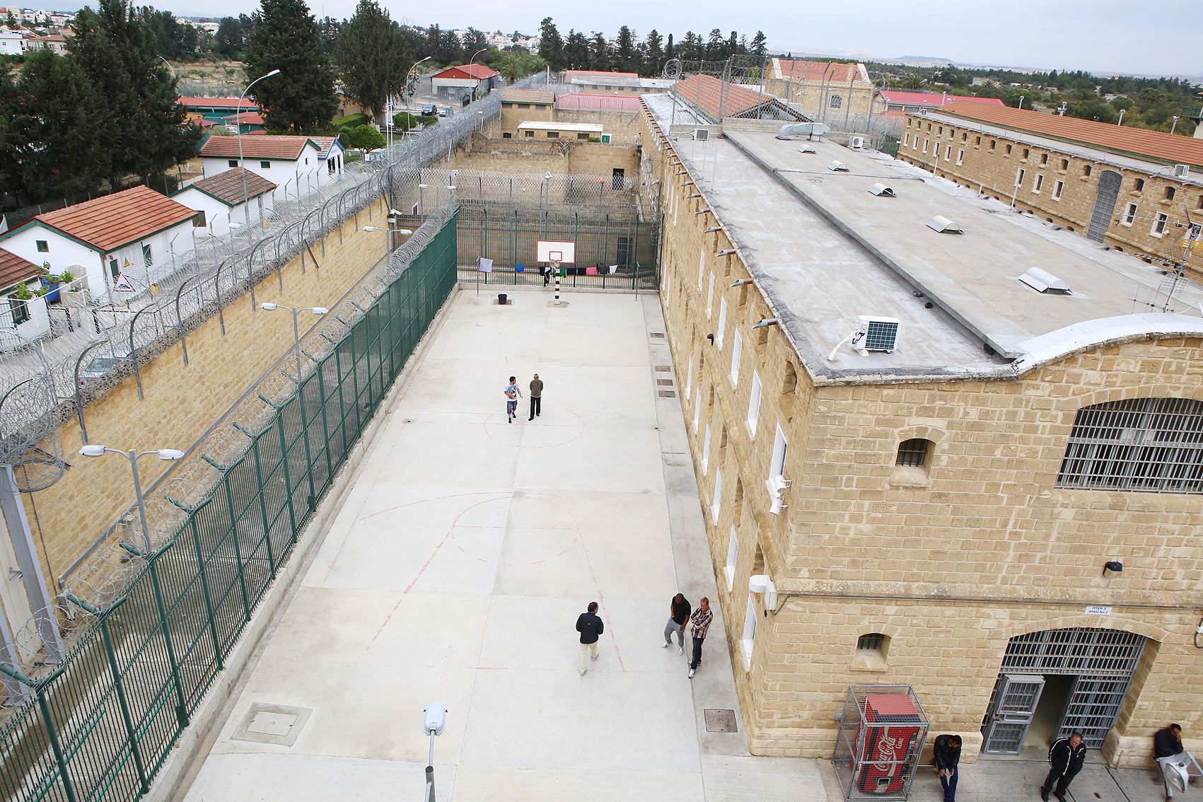 Μαχαιρώματα στις Κεντρικές – Τραυματίστηκε κρατούμενος Μαχαιρώματα στις Κεντρικές – Τραυματίστηκε κρατούμενος