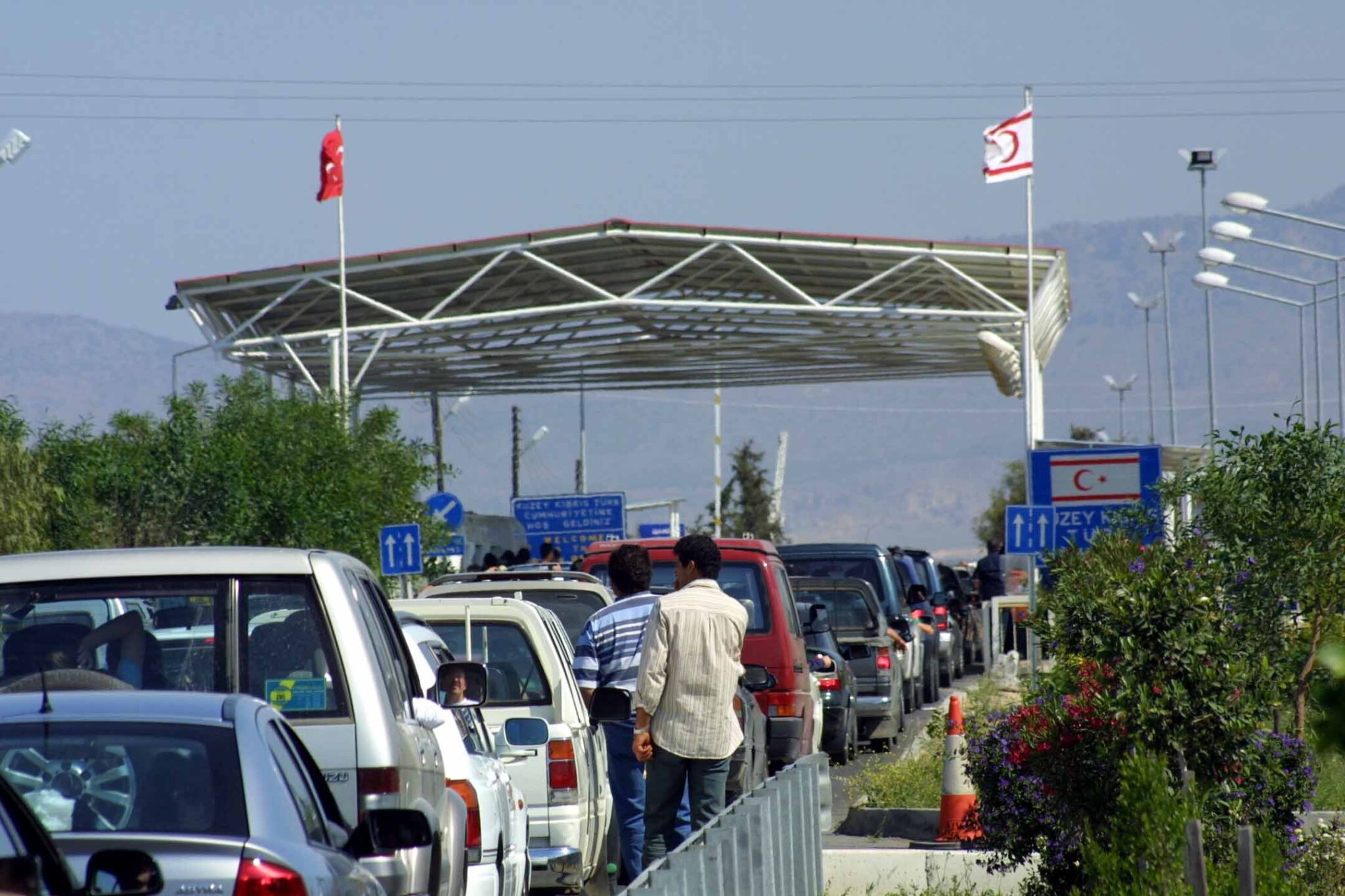 Χειροπέδες σε 26χρονο οδηγό αυτοκινήτου: Έκρυψε αλλοδαπό στο πορτ μπαγκάζ και προσπάθησε να τον «περάσει» στις ελεύθερες περιοχές