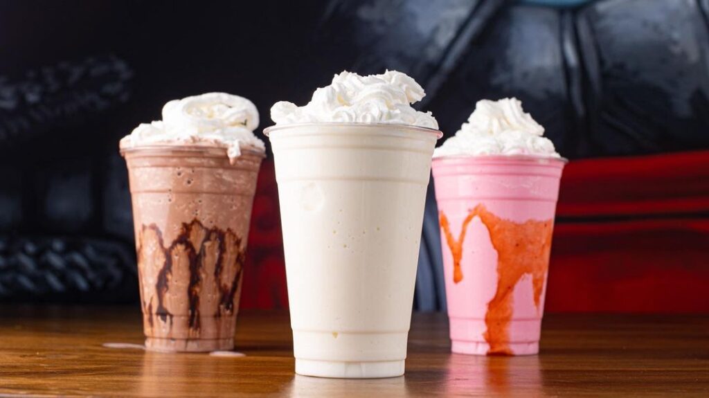 Πάμε για burgers και milkshake σε γνωστό εστιατόριο της πόλης