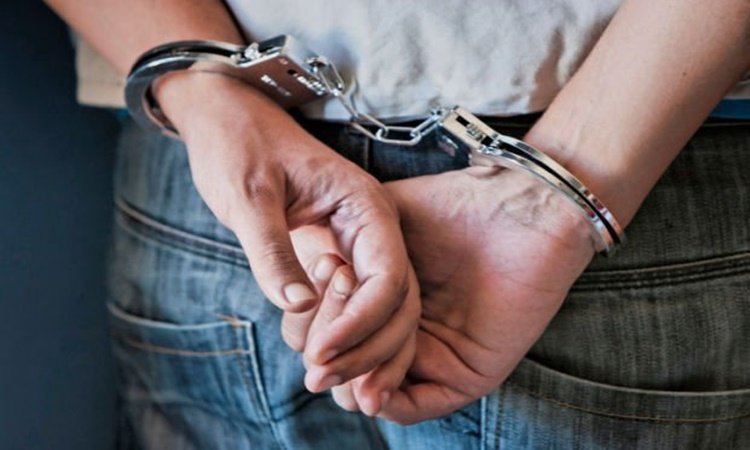 Τ/κ «συνελήφθη» στα κατεχόμενα για την υπόθεση των 5 Ε/κ Τ/κ «συνελήφθη» στα κατεχόμενα για την υπόθεση των 5 Ε/κ