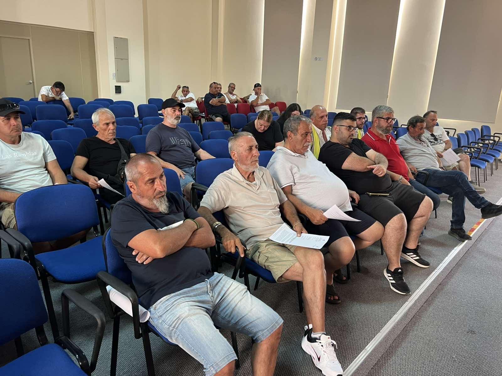 Συνεχίζουν την επ’ αόριστον απεργία οι λεωφορειούχοι Λάρνακας