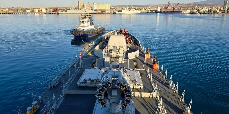 Στη Λεμεσό η ινδική φρεγάτα INS Trikand (φώτο)