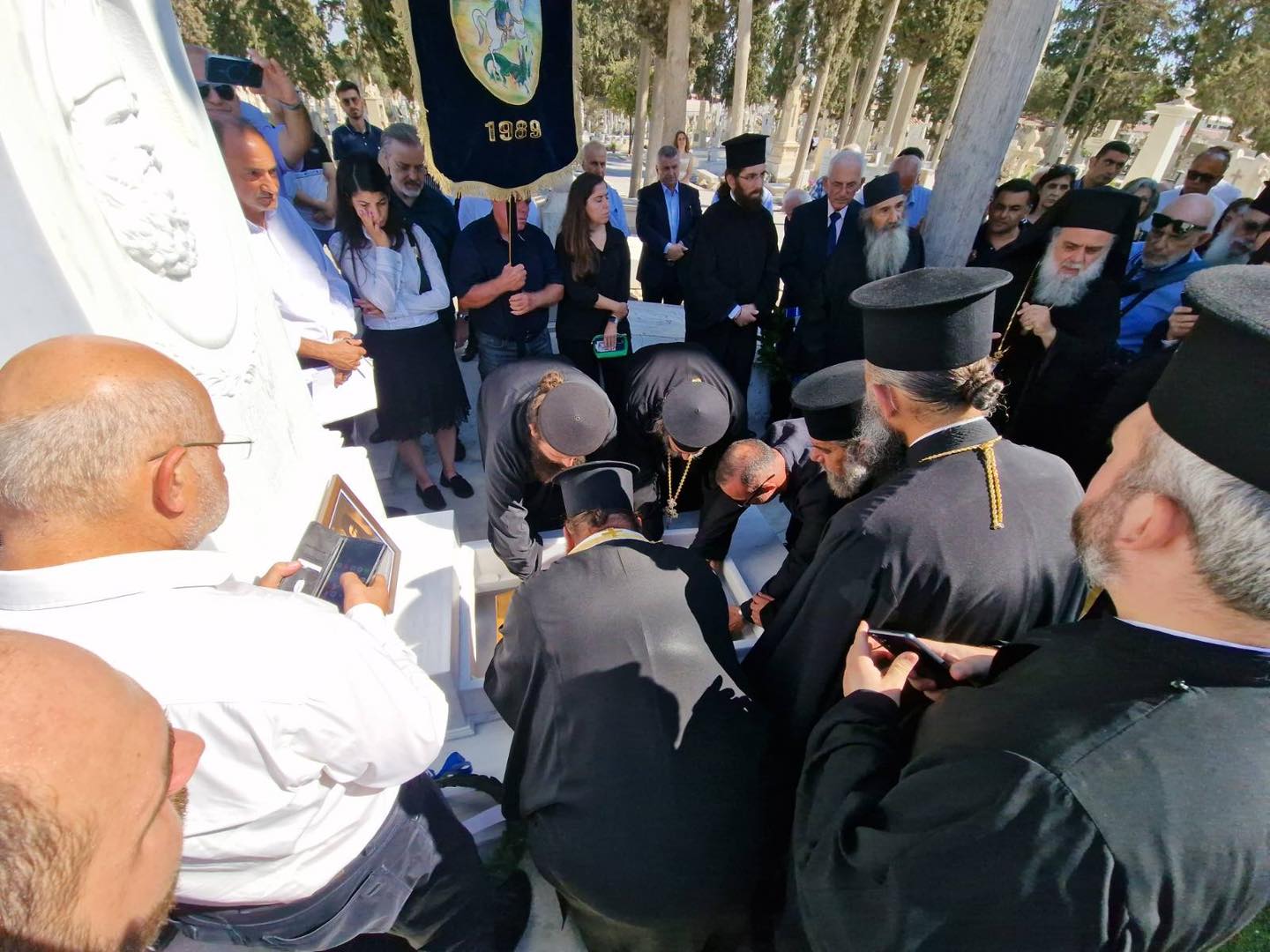 Μνημόσυνο και ενταφιασμός λειψάνων Μητροπολίτη Κιτίου Νικόδημου Μυλωνά στην Ιερά Μονή Αγίου Γεωργίου Κοντού στη Λάρνακα (φώτο)