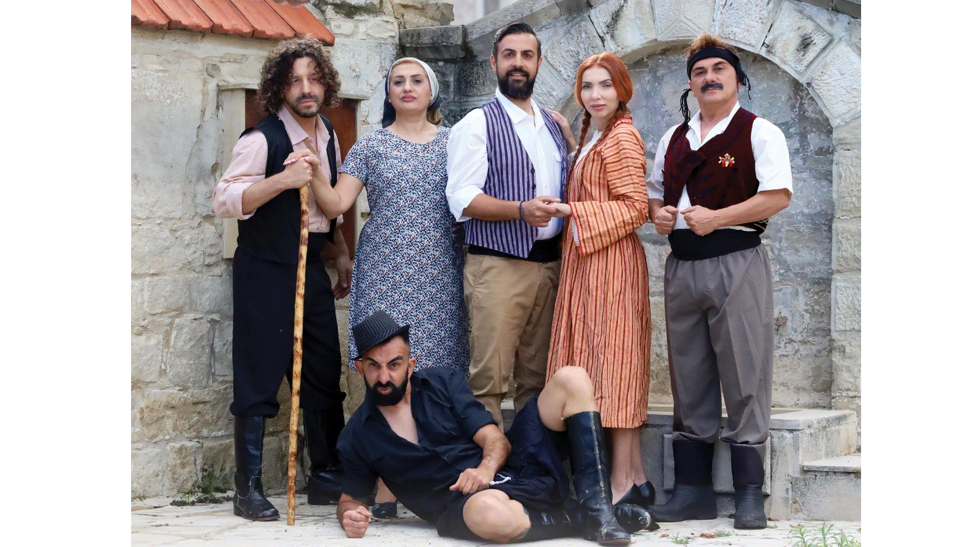 Η θεατρική παράσταση “ΜΑΛΛΩΜΑΤΑ ΤΖ’ ΑΠΠΩΜΑΤΑ” στο Κοινοτικό Συμβούλιο Πύλας