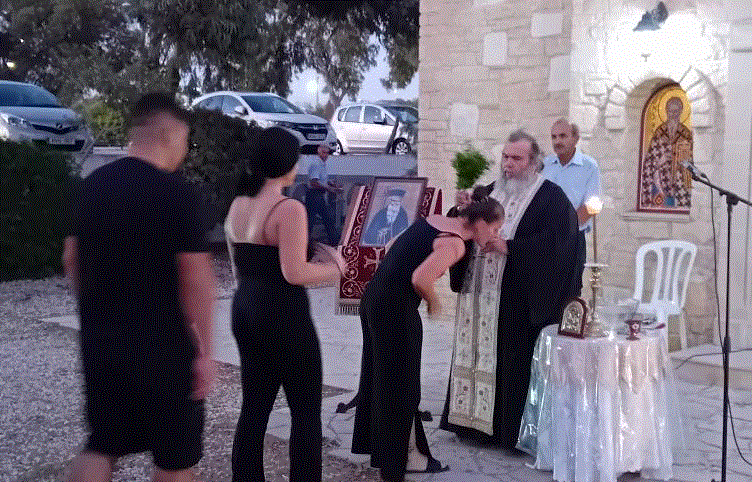 Τελέστηκε στο Εσπερινό Γυμνάσιο και Λύκειο Λάρνακας, ο καθιερωμένος Αγιασμός (φώτο)