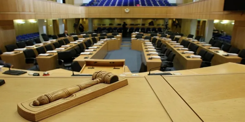 Βουλή: 15 μέρες στην ΥΠΚ για εφαρμογή νόμου στις ανακλήσεις αερόσακων ΤΑΚΑΤΑ