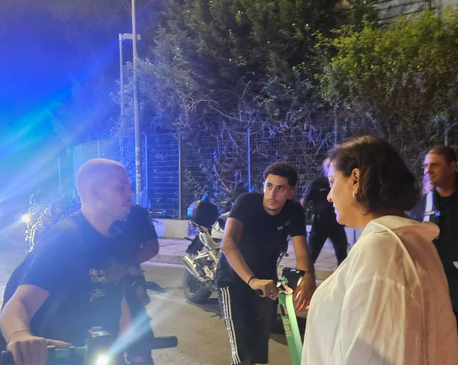 Στην «πίντα» τριών Λυκείων η Υπουργός Παιδείας (φώτο) Στην «πίντα» τριών Λυκείων η Υπουργός Παιδείας (φώτο)