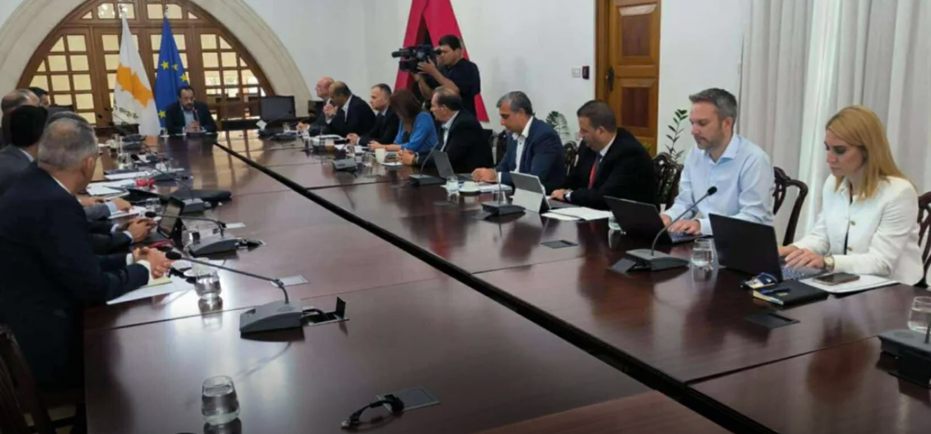 Η συνταξιοδοτική μεταρρύθμιση στο επίκεντρο συνάντησης ΠτΔ με Υπουργούς Οικονομικών και Εργασίας