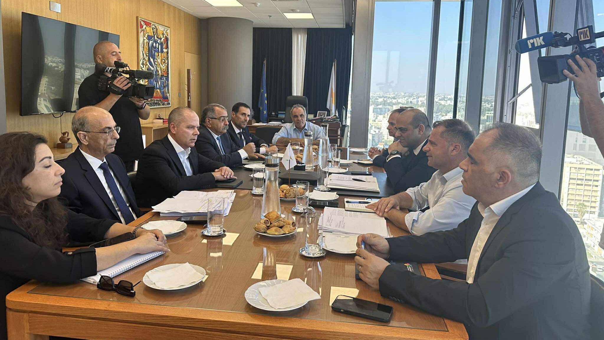 Νέος διάλογος για την ΑΤΑ: Ένα «όχι» και τρία «ναι» από τους εργοδότες