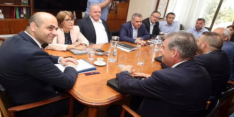 Υπ. Εργασίας: Καταβάλλουμε εντατικές προσπάθειες για συμφωνία για ΑΤΑ