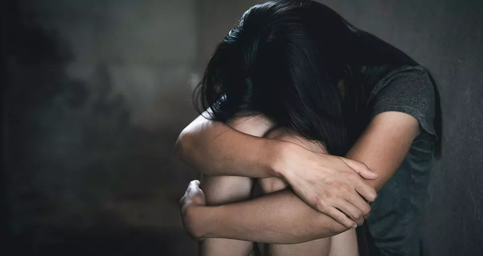 Σεξουαλική κακοποίηση 14χρονης από 40χρονο και χρήση ναρκωτικών