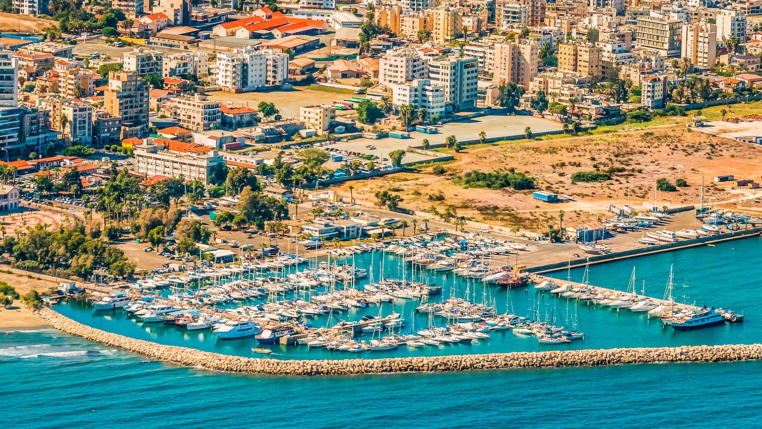Τεράστιο το ενδιαφέρον για αναπτύξεις, επενδύσεις και για οικοδομικές δραστηριότητες στη Λάρνακα – Είναι κατακόρυφη η αύξηση των αιτήσεων για πολεοδομικές άδειες τα τελευταία τέσσερα χρόνια