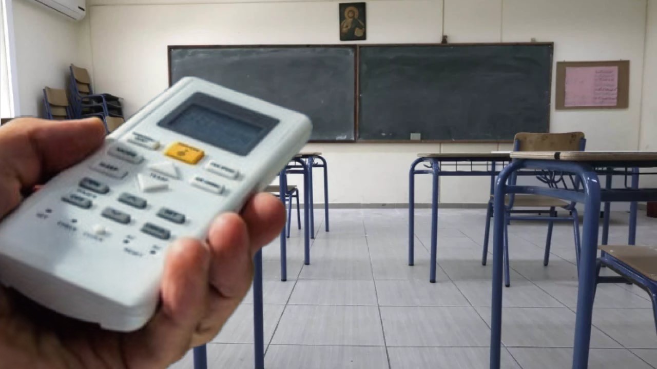 «Βιδώσαμε τα κλιματιστικά» στα σχολεία και θα τα βλέπουμε εκεί κλειστά για ένα χρόνο