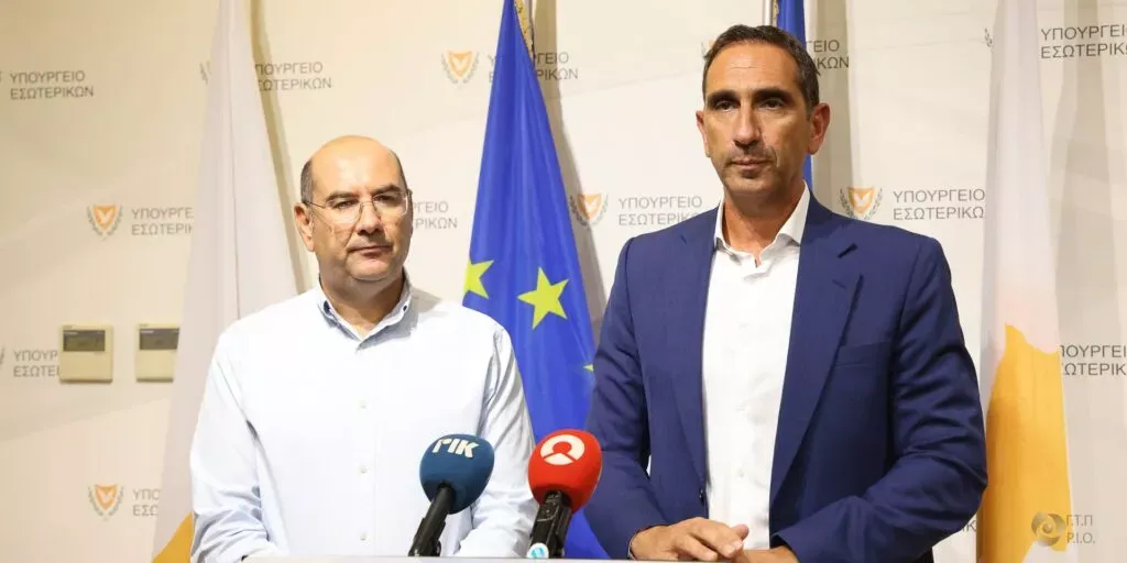 Επικοινωνία ΥΠΕΣ με Βύρα για τον καθαρισμό συνθημάτων – «Εξήγησα το σκεπτικό…»