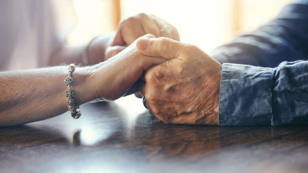 Αξιοπρεπή διαβίωση, κοινωνική προστασία και σεβασμό ζητά η ΕΚΥΣΥ