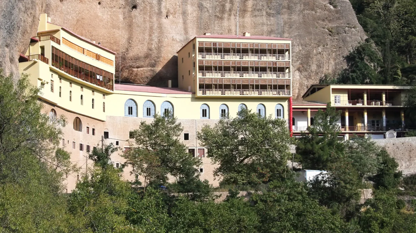 Μονή Μεγάλου Σπηλαίου: Με πλοκάμια στην Κύπρο το παζάρι εικόνων και Ευαγγελίων