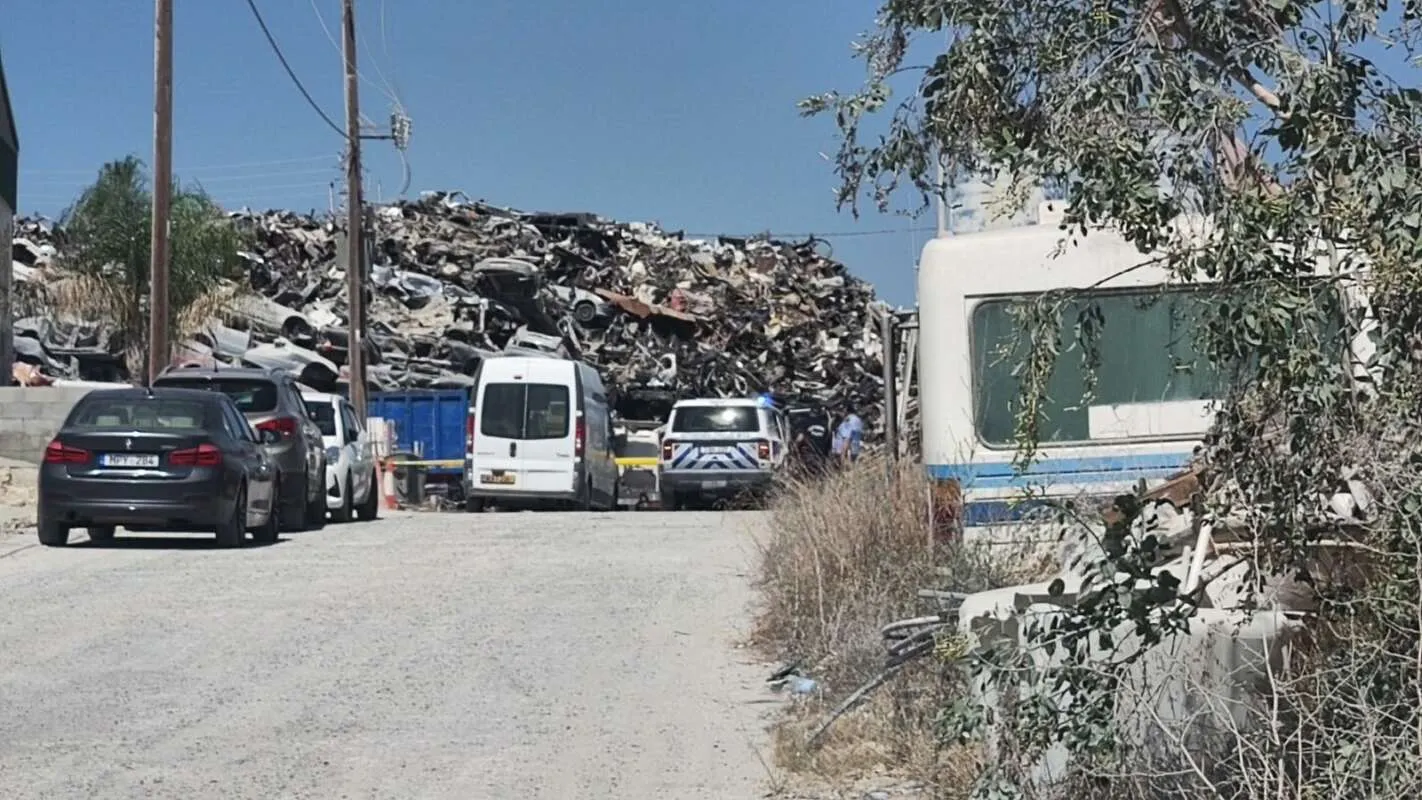 EOA Λάρνακας: Ποινική δίωξη κατά του ιδιοκτήτη του εργοστασίου στην Αραδίππου όπου έγινε η πρόσφατη έκρηξη EOA Λάρνακας: Ποινική δίωξη κατά του ιδιοκτήτη του εργοστασίου στην Αραδίππου όπου έγινε η πρόσφατη έκρηξη