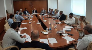 ΕΠΙΣΚΕΨΗ ΥΠΟΥΡ. ΔΙΚΑΙΟΣΥΝΝΗΣ ΔΗΜΟΣΙΑΣ ΤΑΞΕΩΣ ΣΤΟ ΕΒΕ ΛΑΡΝΑΚΑΣ (1)