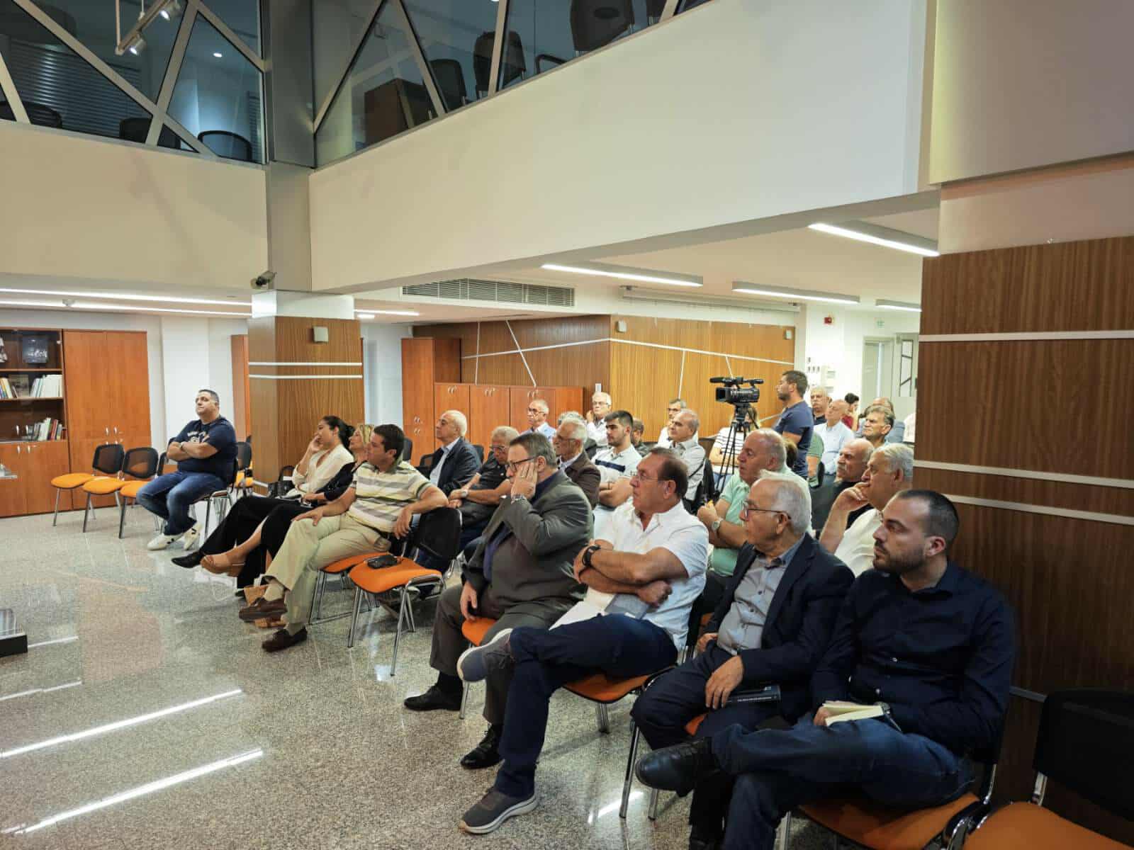 Με επιτυχία έγινε η παρουσίαση του βιβλίου «Ψηφίστε με ένα ΝΑΙ ή ένα ΟΧΙ! – Η Ολέθρια πορεία από το σχέδιο Ανάν στο Δημοψήφισμα. Συνεχιζόμενη εμμονή στη «λύση» Διζωνικής Δικοινοτικής Ομοσπονδίας»