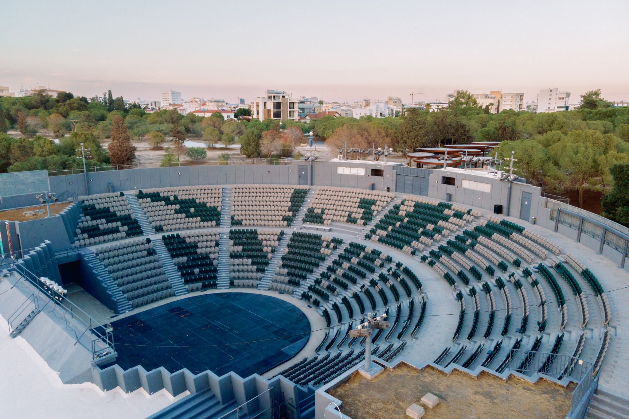 Ακόμα ένα βήμα αναβάθμισης για το Παττίχειο Δημοτικό Αμφιθέατρο Λάρνακας (φώτο)