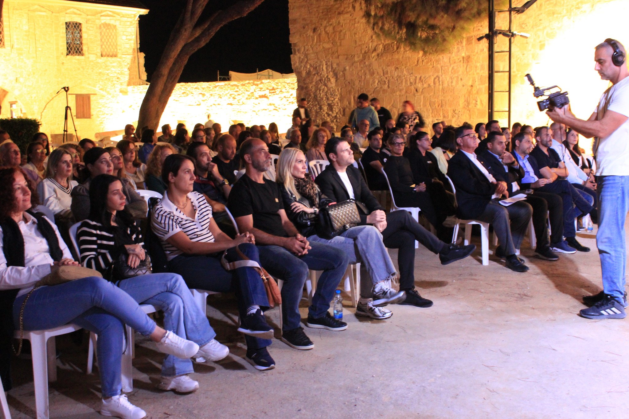 Μια ξεχωριστή βραδιά μουσικής και χορού στο Μεσαιωνικό Κάστρο Λάρνακας (φώτο)