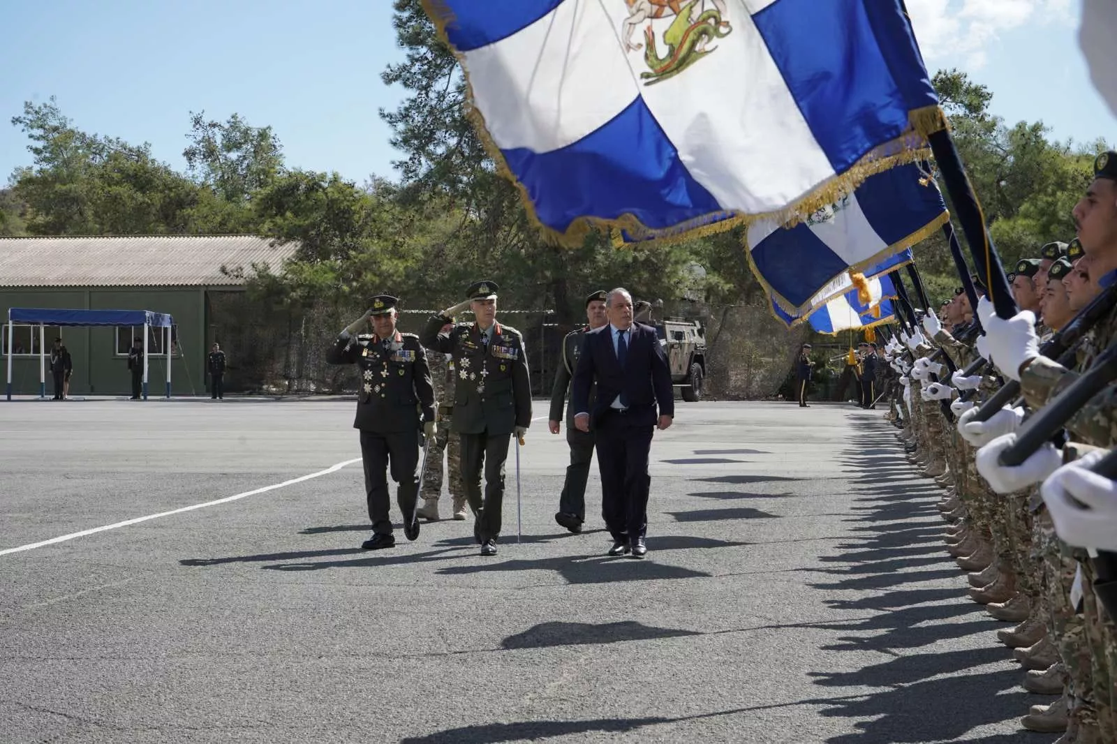 Φεύγει κλιμάκιο ΓΕΕΦ για τις ΗΠΑ με λίστα οπλικών συστημάτων Φεύγει κλιμάκιο ΓΕΕΦ για τις ΗΠΑ με λίστα οπλικών συστημάτων