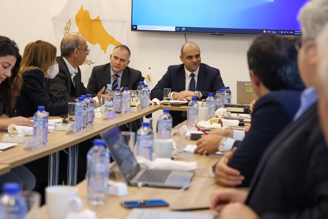 Συναντώνται και αξιολογούν την κατάσταση ΟΕΒ και ΚΕΒΕ ενόψει της συνάντησης με Υπουργούς για ΑΤΑ