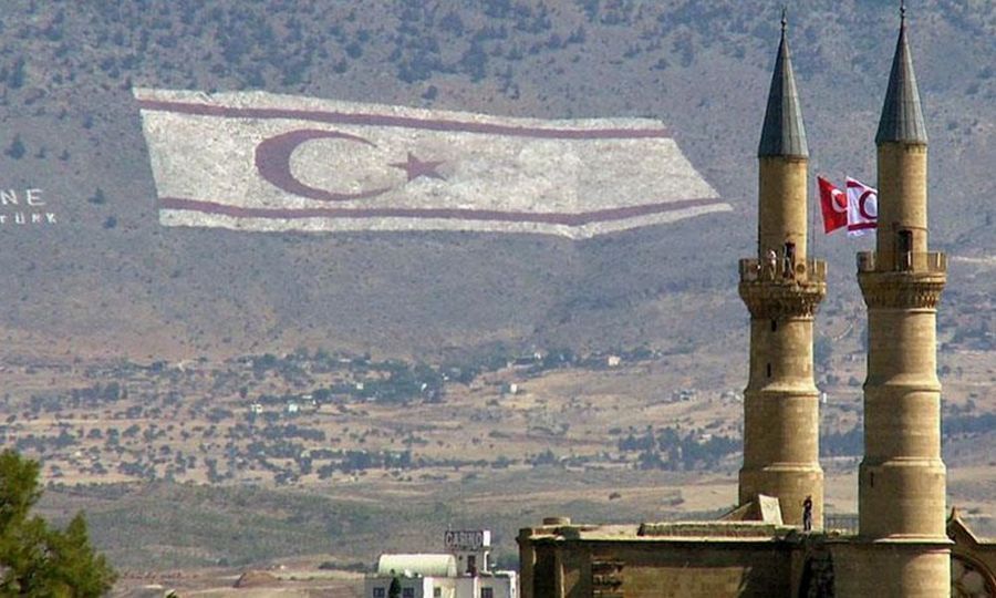 Πέρασε ψήφισμα για λύση δύο κρατών η ψευδοβουλή, έπεσε «μαύρο» την ώρα που μιλούσε ο Ερχιουρμάν