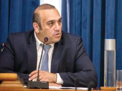 b_bkarousos44