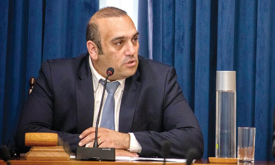 Γ. Καρούσος: «Περιπαίζουν μας με τον κεντρικό αγωγό της Αγίας Νάπας – Πού πήγαν τα δυόμισι εκατομμύρια;»