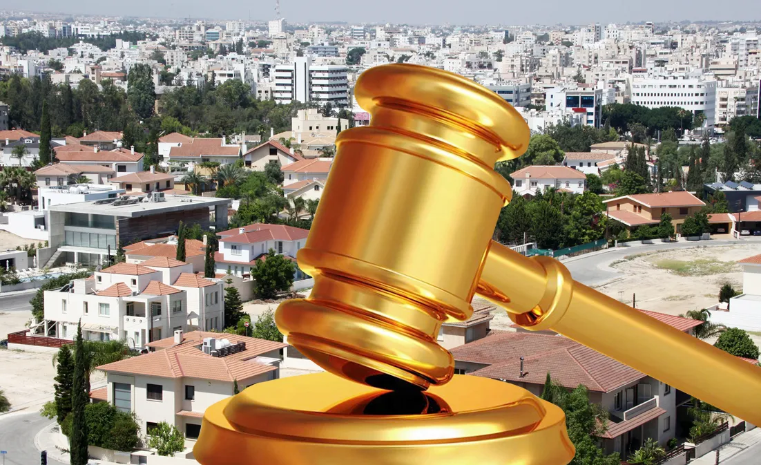 «Ξεπέρασαν και τους τοκογλύφους»: Αγανάκτηση Επ. Προσφύγων για εκποιήσεις σε συνοικισμούς