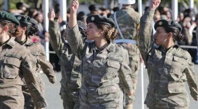 gynaikes_ethniki_froura-1024×630-1-768×473