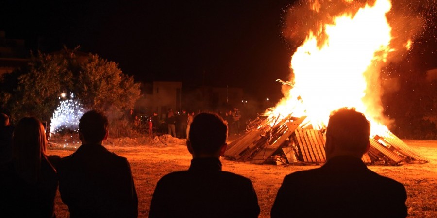 Σύμφωνη η Αρχιεπισκοπή να πάει στην Ολομέλεια το ν/σ για λαμπρατζιές