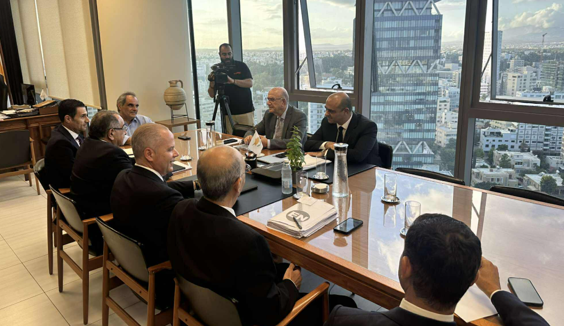 Ομόφωνο «όχι» από ΟΕΒ στο κυβερνητικό πλαίσιο για ΑΤΑ – Κρίσιμη η συνάντηση συντεχνιών με τους δύο Υπουργούς