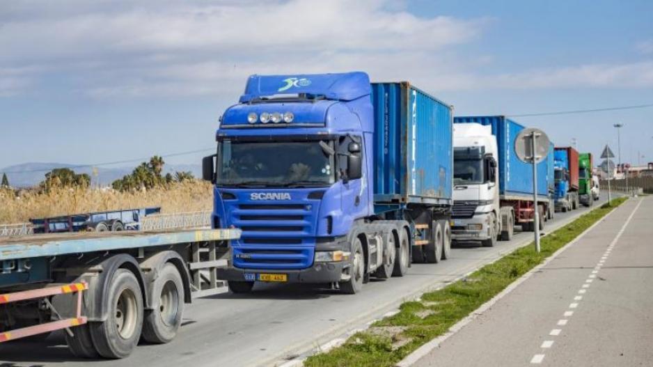 Σε επ’ αόριστον απεργία από τις 3/11 οι μεταφορείς Α’