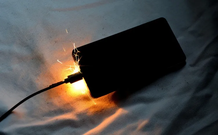 Άρπαξε φωτιά power bank σε όχημα στη Λευκωσία