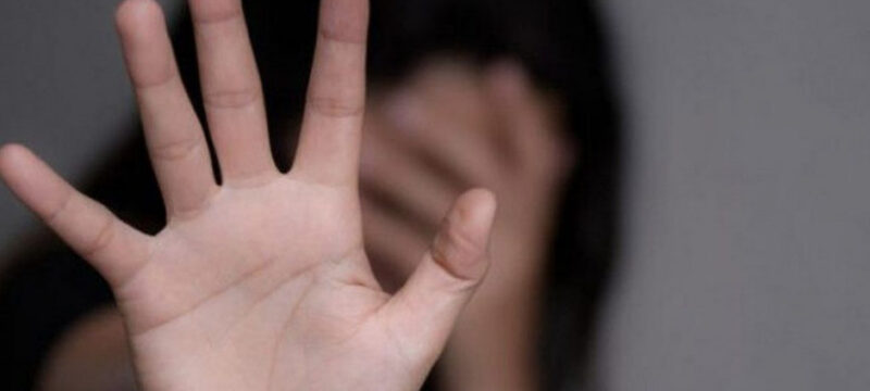 βιασμος ανηλικη