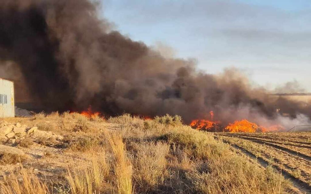 Φωτιά σε άγρια βλάστηση σε κοίτη ποταμού στο Κιβισίλι, καταστράφηκε διάτρηση - Επί ποδός η Πυροσβεστική