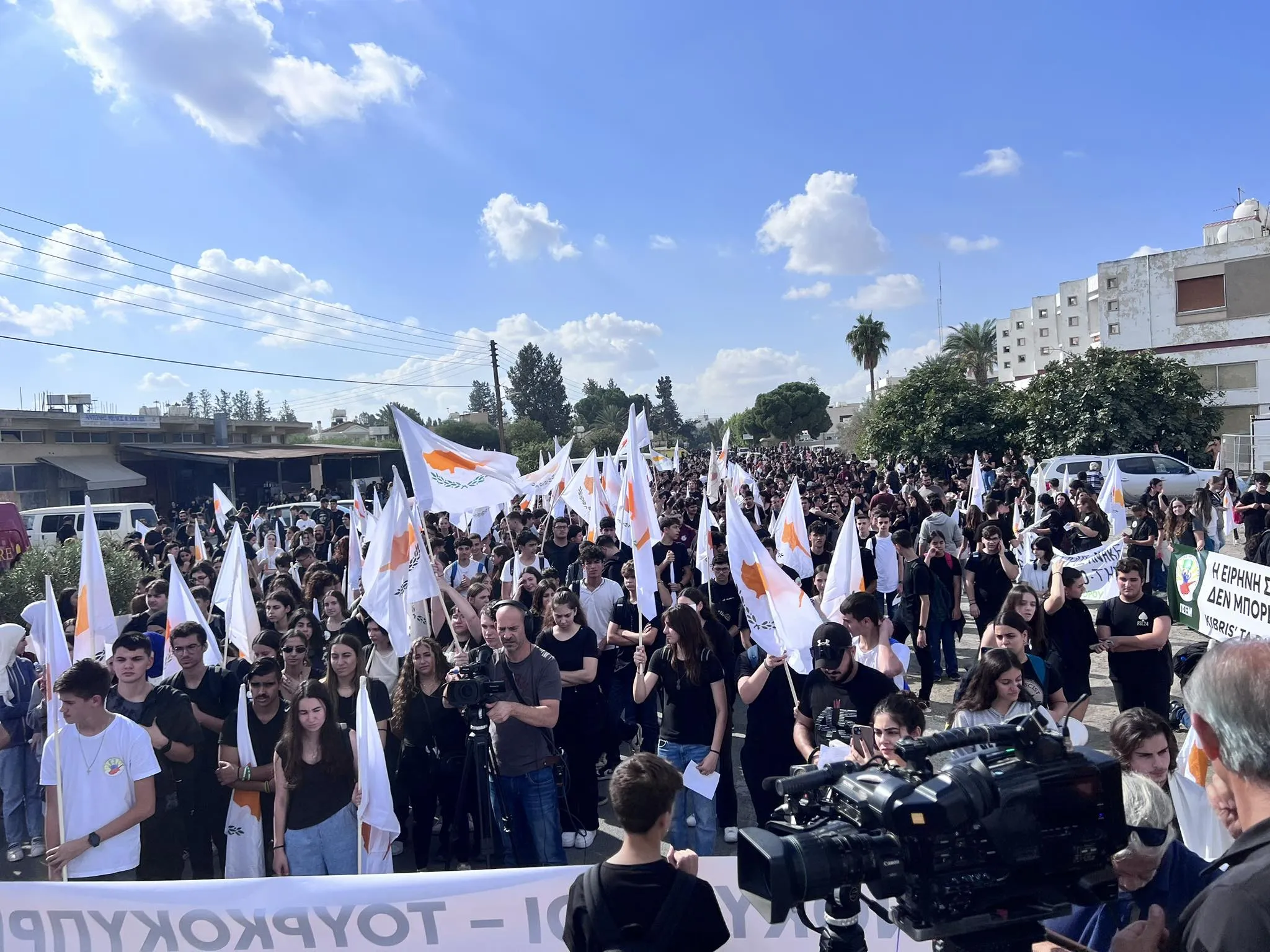 «Έξω ο Αττίλας απ’ την Κύπρο» – Στους δρόμους η νεολαία με μήνυμα καταδίκης του ψευδοκράτους