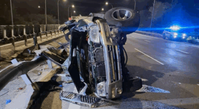 3B3C71B7-DD00-4C36-88A0-B8F3BFD410B0