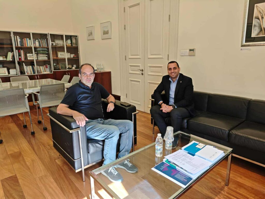 Συνάντηση Αποστόλου-Πρύτανη ΤΕΠΑΚ: Προχωρά η Σχολή στη Λάρνακα