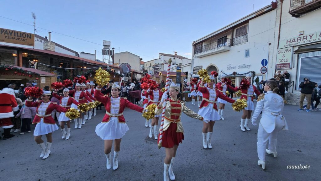 Τα Λεύκαρα φοράνε τα γιορτινά τους και σας προσκαλούν στα εγκαίνια του Χριστουγεννιάτικου Χωριού